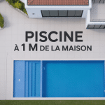 Vue aérienne piscine à 1 m de la maison moderne